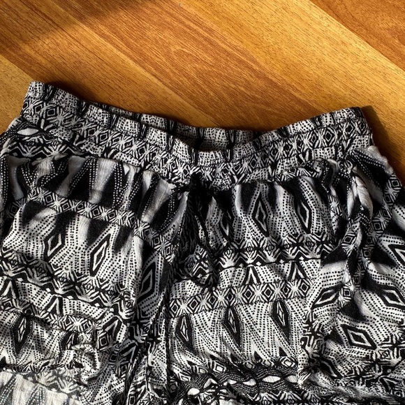 FLOWY SHORTS/SKORT - Picture 5 of 6